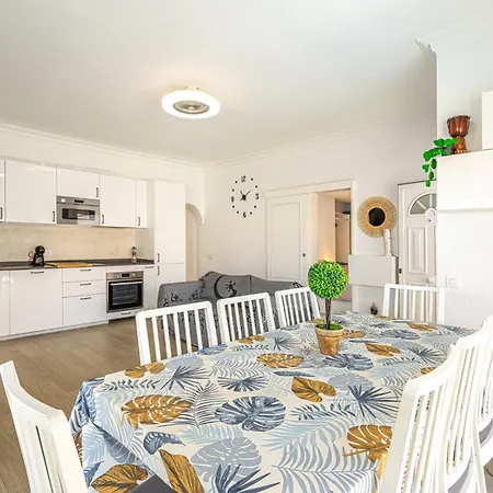 Villa Costa Adeje 别墅 *