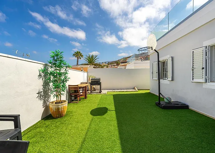 Villa Costa Adeje Вілла